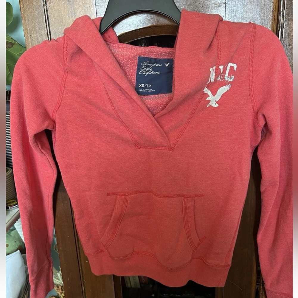 AMERICAN EAGLE LONG SLEEVE  RED ORANGE CROP HOODIE WOMENS XS NYC